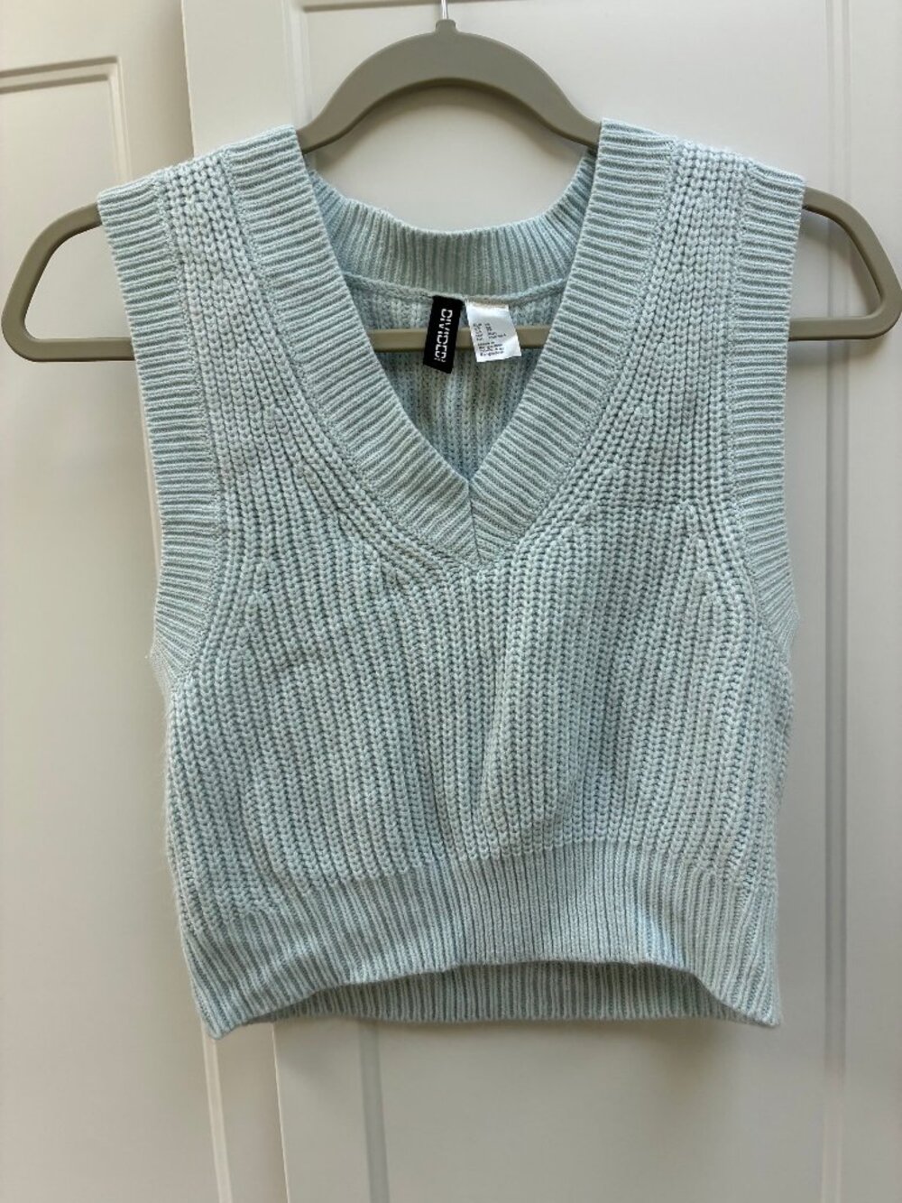 H&M Divided Light Blue V-Neck Crop Sweater Vest XS